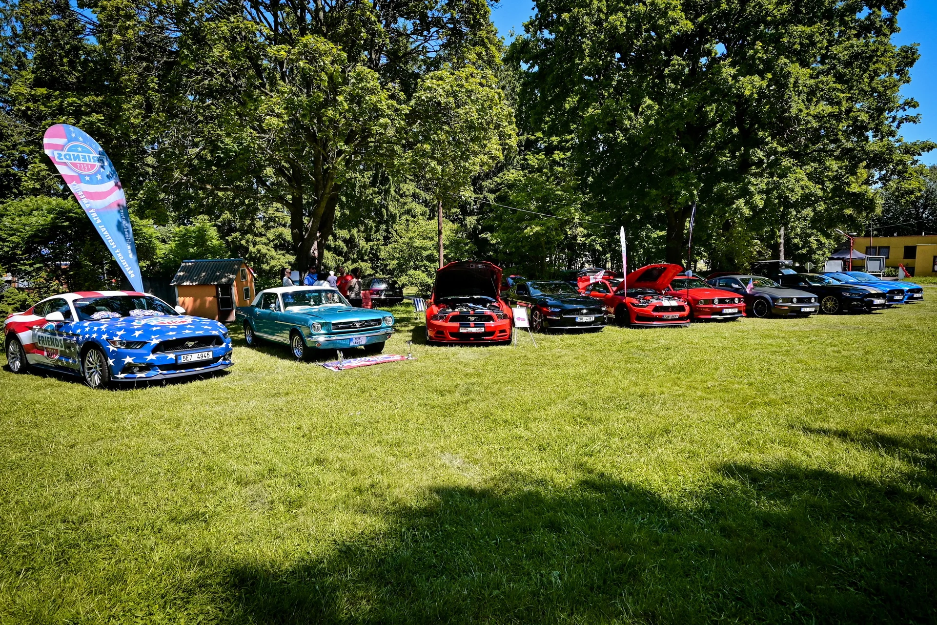 Festival plný aut, motorek a zábavy